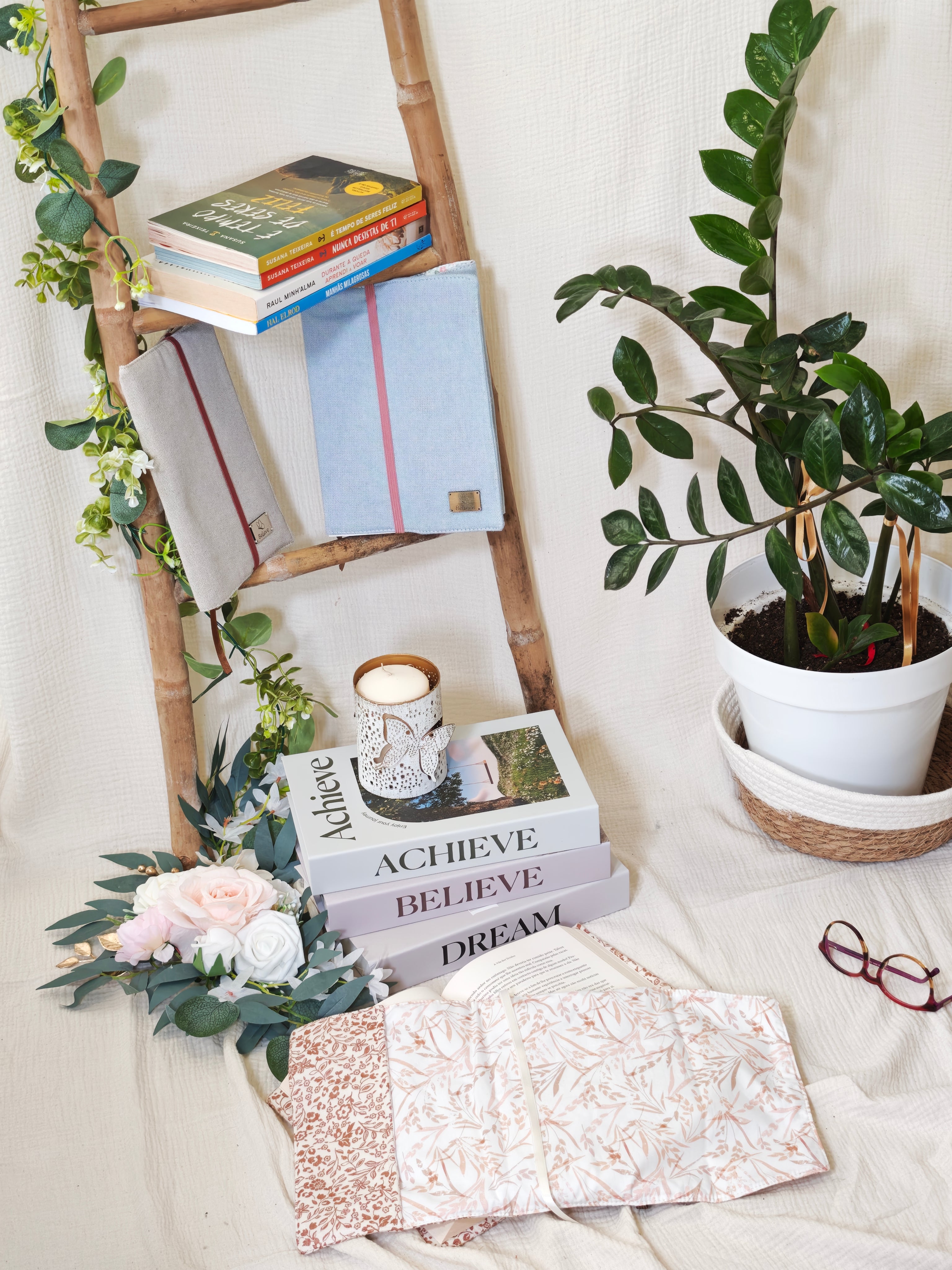 CozyRead - Adjustable Book Cover - Alentejo Linen