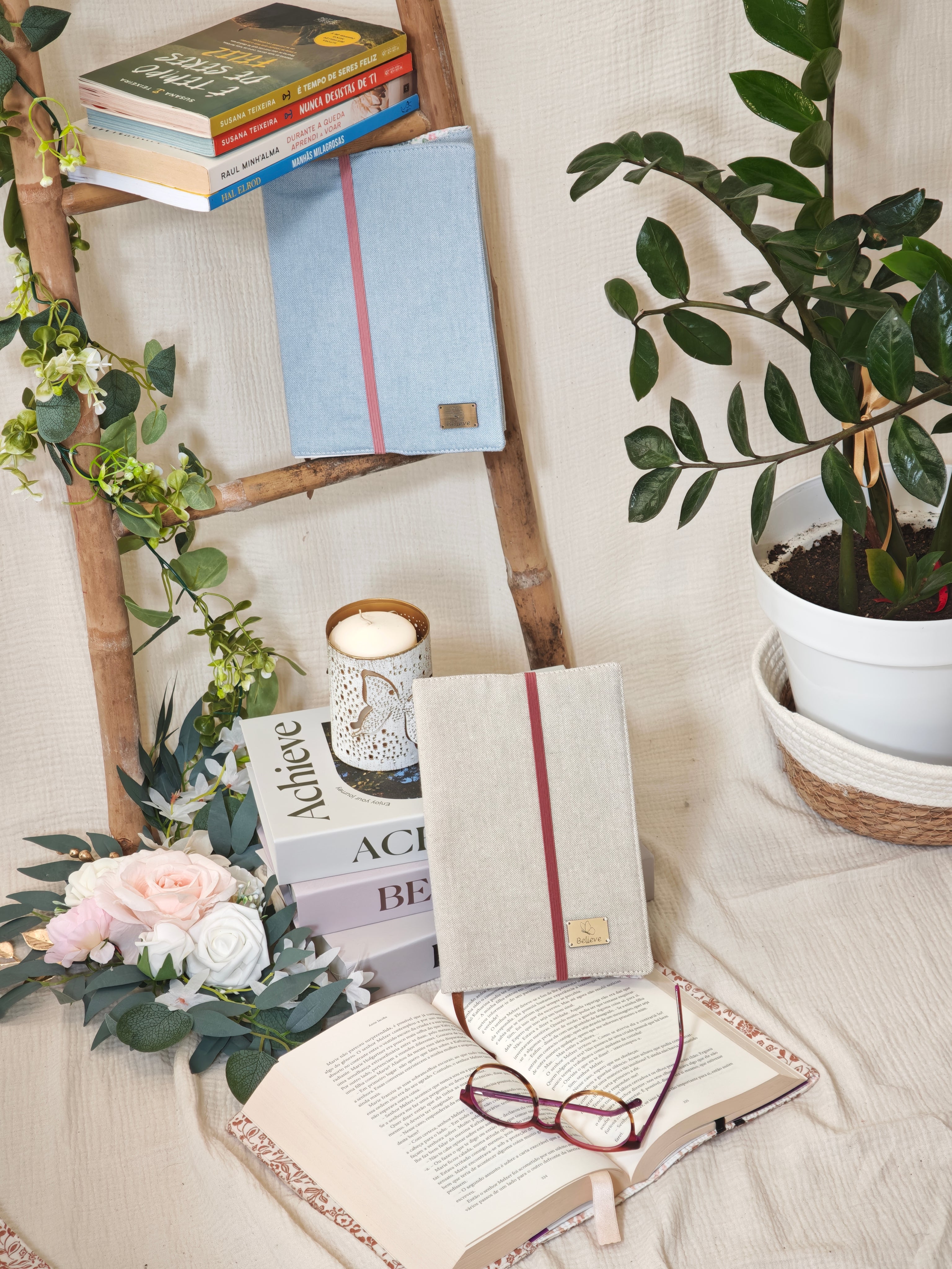 CozyRead - Adjustable Book Cover - Alentejo Linen