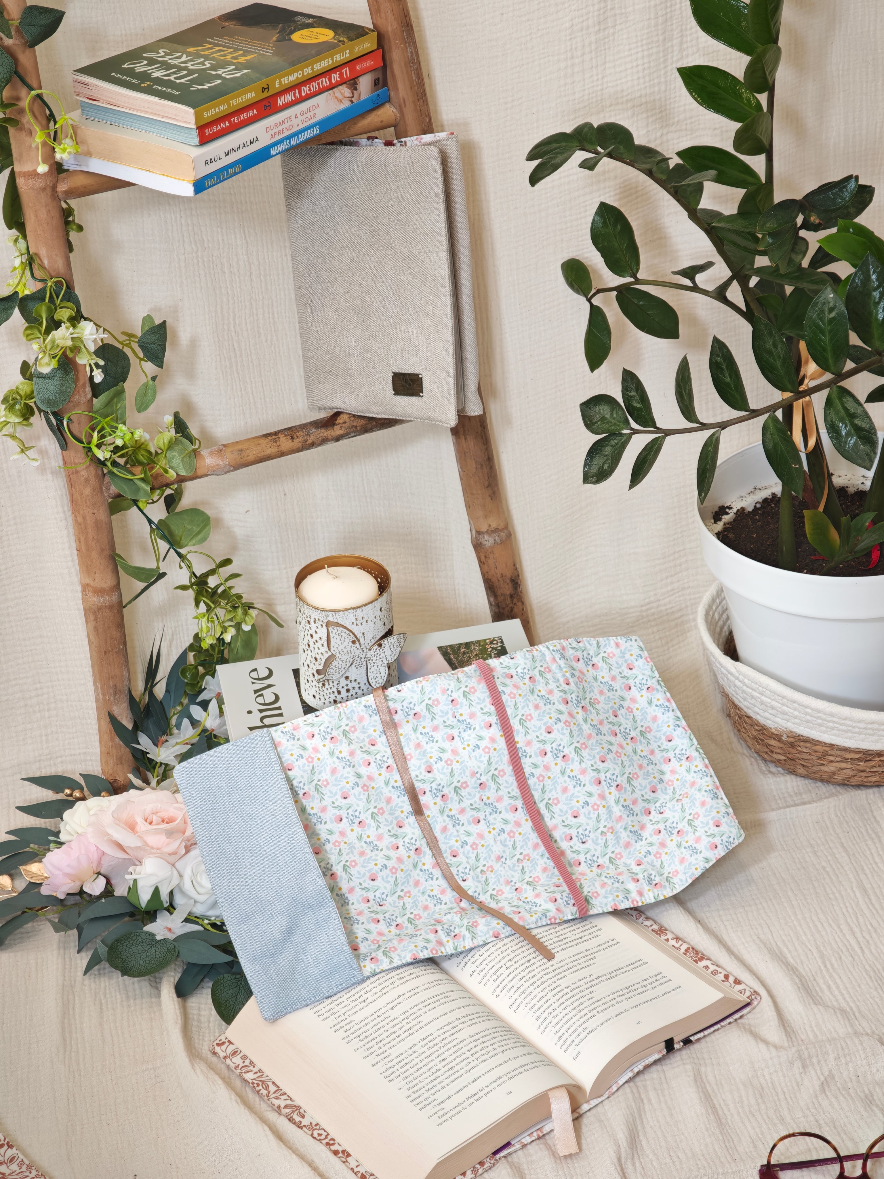 CozyRead - Adjustable Book Cover - Alentejo Linen