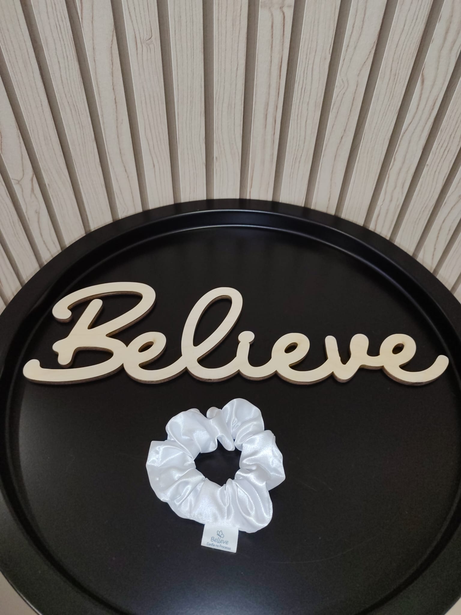 Believe Reminder - Scrunchie em Cetim
