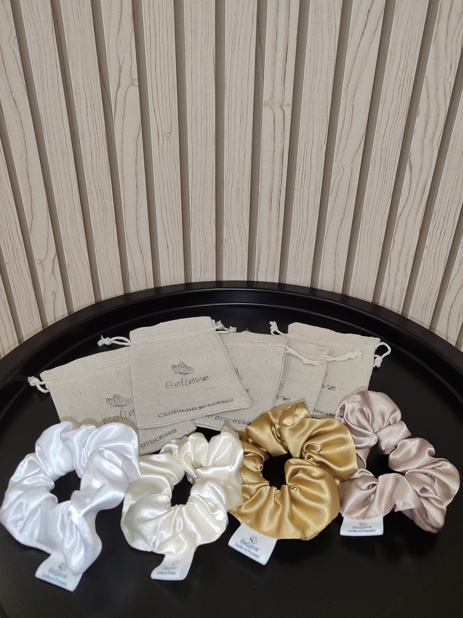 Believe Reminder – Pack de 4 Scrunchies em Cetim