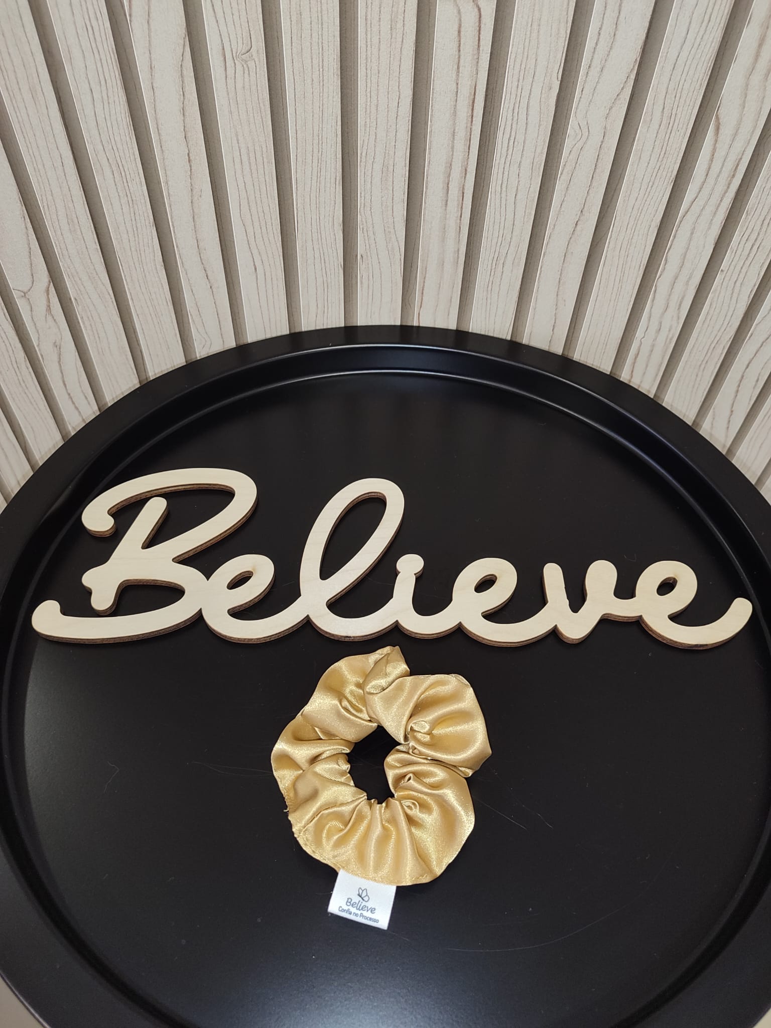Believe Reminder - Scrunchie em Cetim