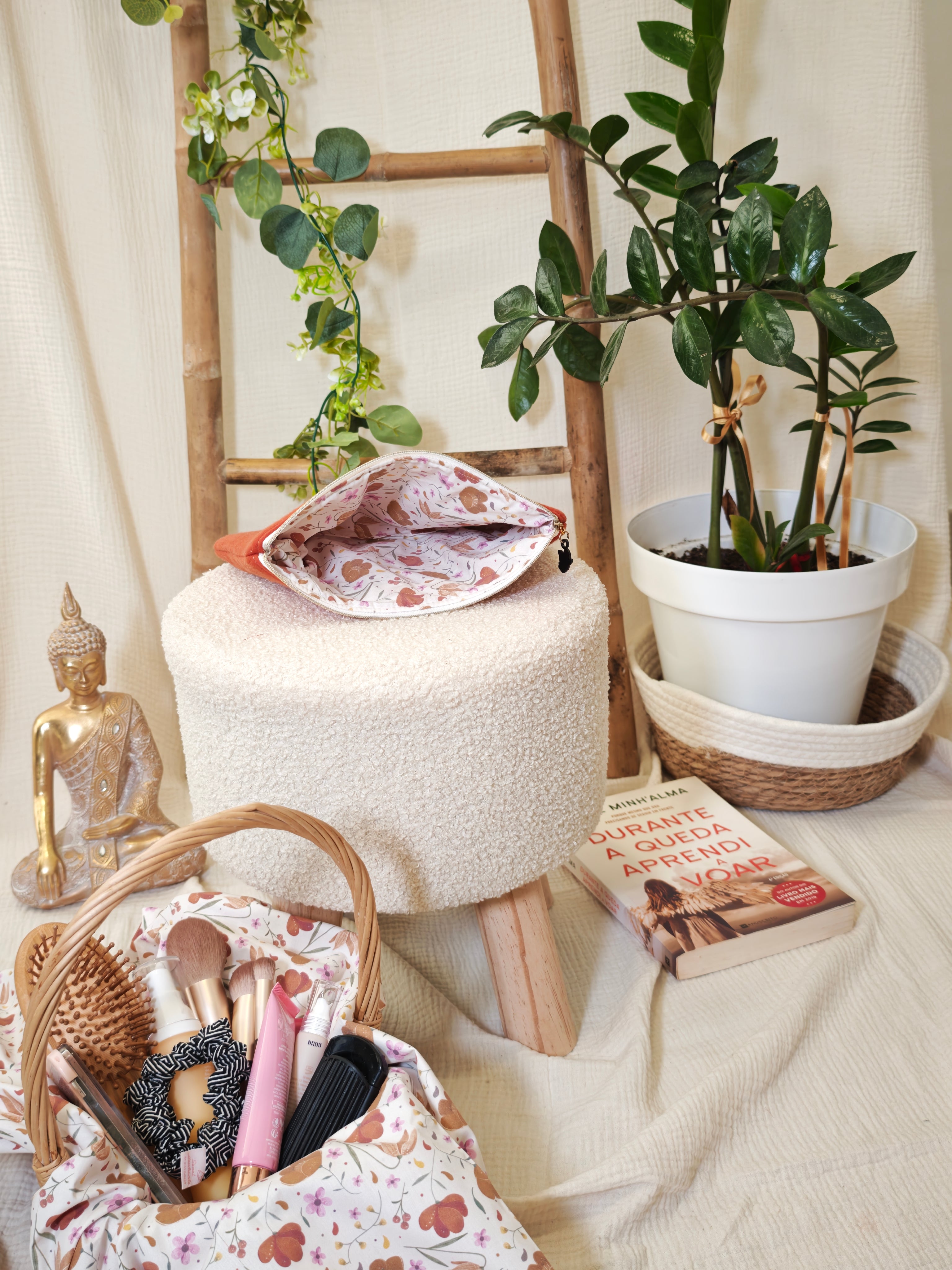 Essence Cloud Toiletry Bag - Muslin